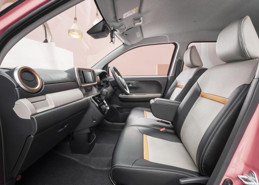 Интерьер Toyota Passo Moda Charm 2020 года  (фото 10 из 10)